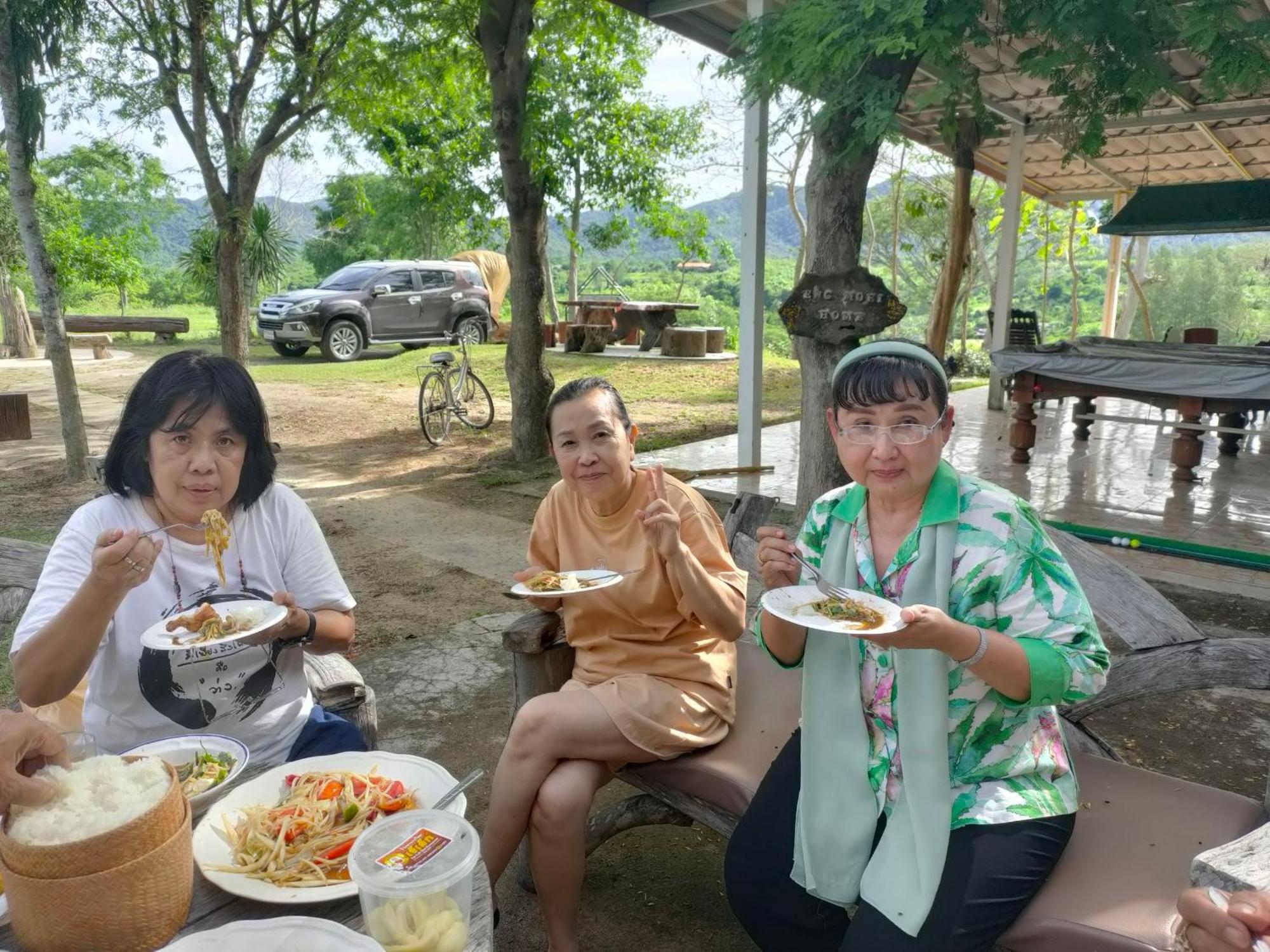 บ้านอิงเมยแคมป์ แก่งกระจาน Ban Phu Bon ภายนอก รูปภาพ