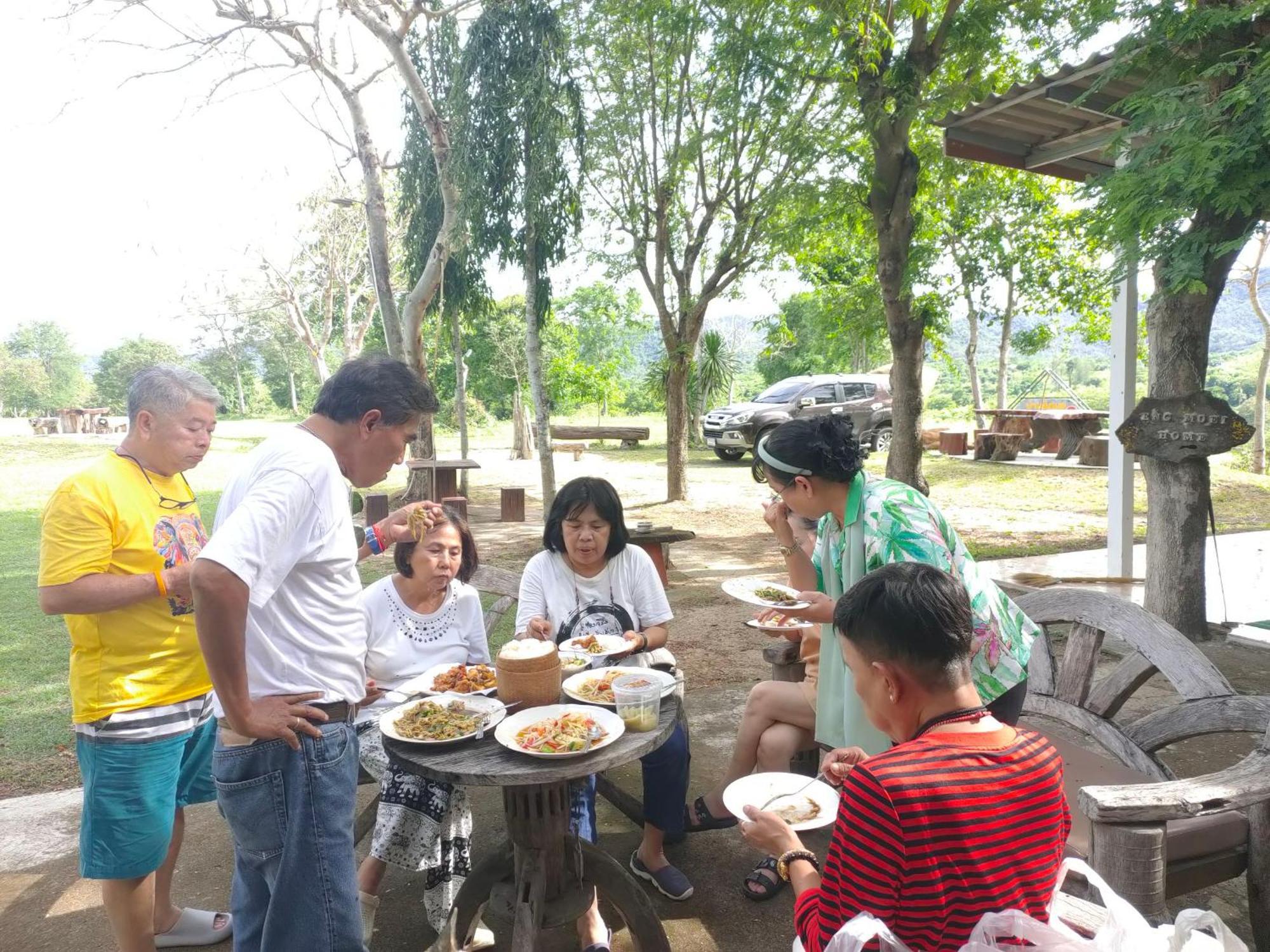 บ้านอิงเมยแคมป์ แก่งกระจาน Ban Phu Bon ภายนอก รูปภาพ